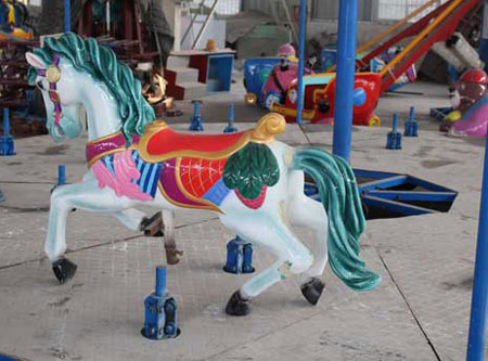 carousel horse with antique appearance for amusement