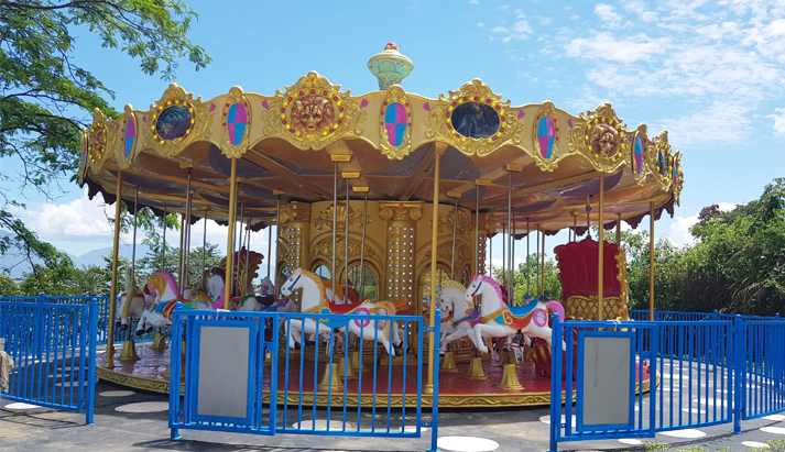 Grand carousel rides for park