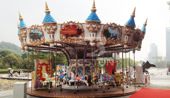Single decker carousel ride